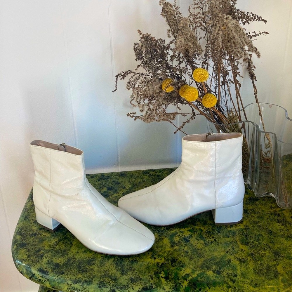 👢 Loeffler Randall White Cream Patent Leather Boots - Effortless Elegance! #Loe